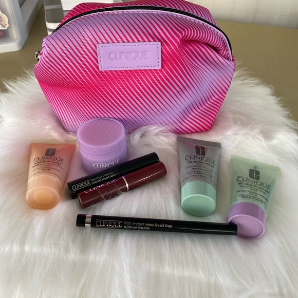 New Clinique lavender and pink 8 piece cosmetics travel set - Picture 4 of 7